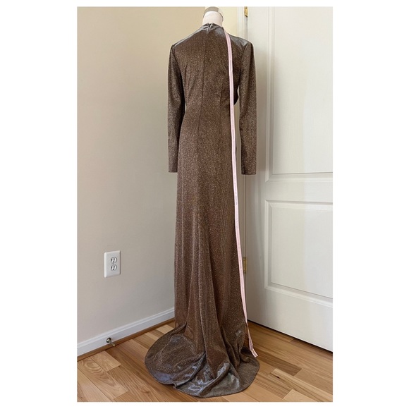 Mac Duggal Plunge Neck Metallic Long Sleeve Gown - Picture 8 of 16